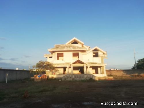 VENTA DE TERRENO Y CASA EN OBRA MUERTA