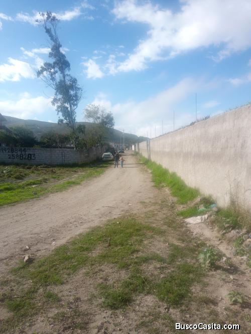 VENDO TERRENO SECTOR MITAD DEL MUNDO