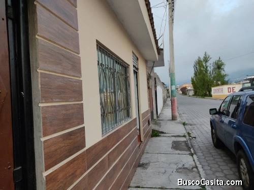 VENDO CASA CON TERRENO EN ATUNTAQUI 