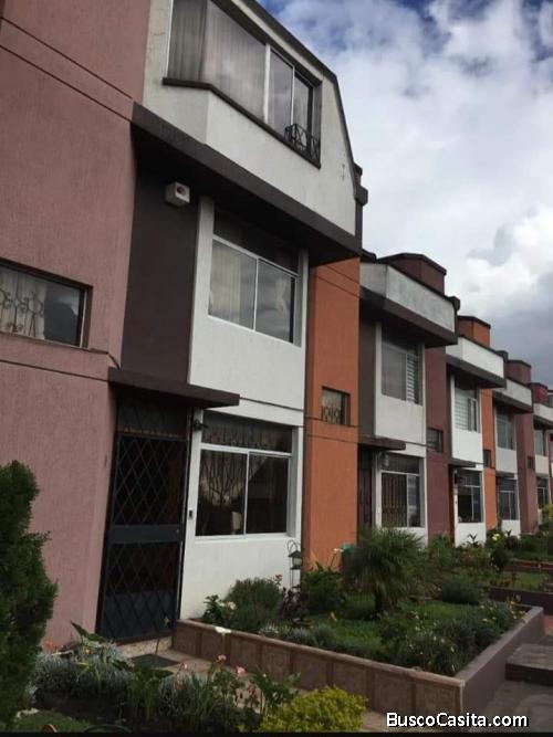 ARRIENDO AMPLIA CASA SECTOR LOS LAURELES 