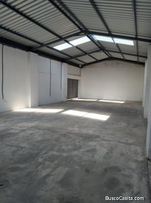 Bodega-galpón Arriendo· 140m² Más Oficina Con Baño 30m²