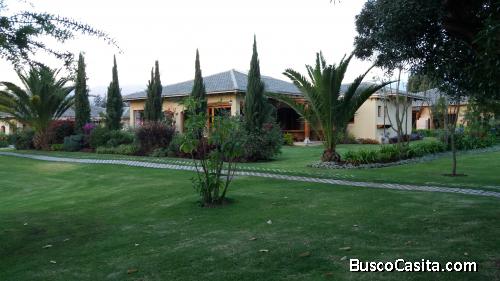 Hermosa casa de venta en Pakakuna Gardens – Checa