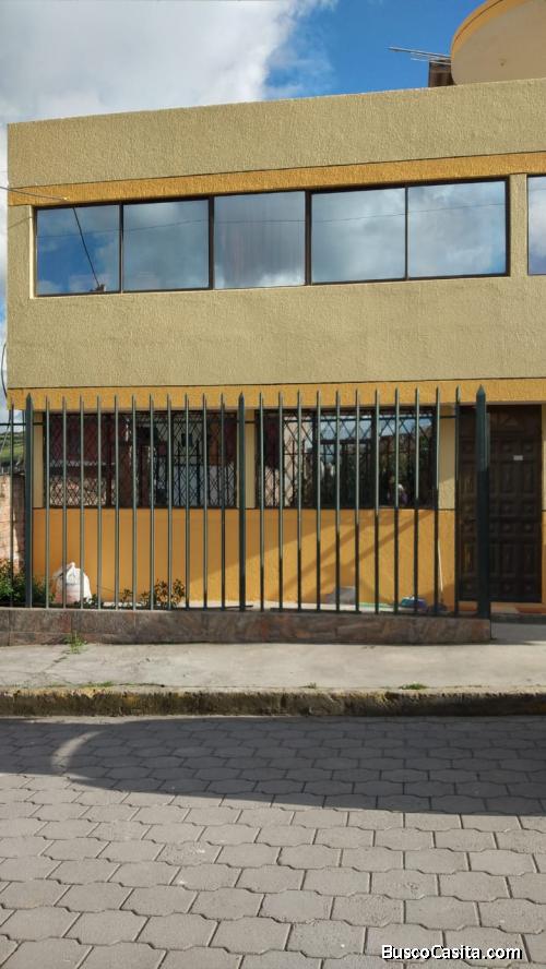 Arriendo Swite en tulcán cerca Supermaxi y Upec