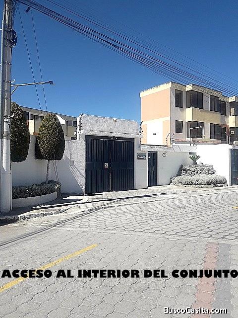 Casa de 3 pisos en venta en Conjunto Residencial “Terra Nova” en Marianitas. Calderón, Quito.