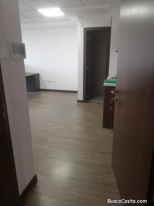 OFICINA DE ARRIENDO - SECTOR COMERCIAL