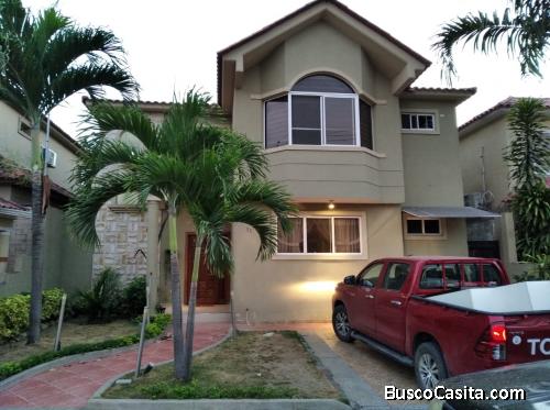 ALQUILO CASA EN PORTAL DEL SOL