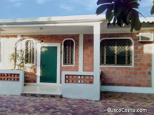 VISTA AL MAR CONJUNTO DE 3 CASAS EN PLAYAS