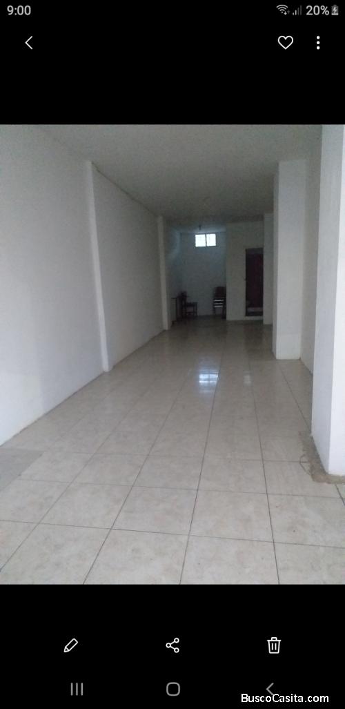 Arriendo local comercial  en Manta
