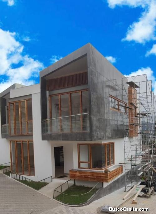 CASA EN VENTA, SECTOR MISICATA, BAÑOS - CUENCA, ECUADOR