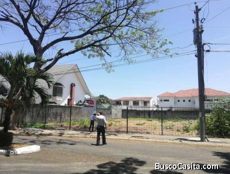 Terreno En Venta Con Excelente Ubicación, En Urbanización Puerto Azul