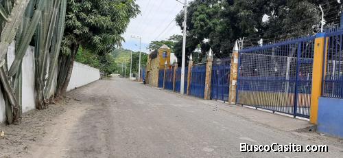 VENTA DE LOCAL COMERCIAL COMEDOR Y TERRENO  TONSUPA 