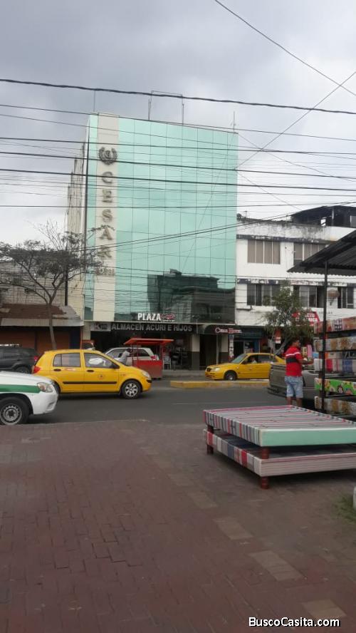 VENDO EDIFICIO COMERCIAL EN EL CENTRO DE ESMERALDAS CON DOS LOCALES COMERCIALES 