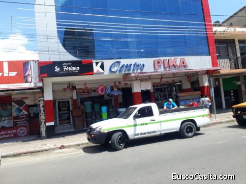 VENDO EDIFICIO COMERCIAL CON UN LOCAL GRANDE EN EL CENTRO DE ESMERALDAS  EDIFICIO PIKA 
