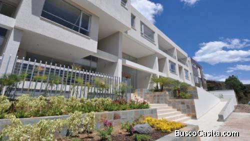 Dúplex de 3 dormitorios en edificio SolEste, Cumbayá.