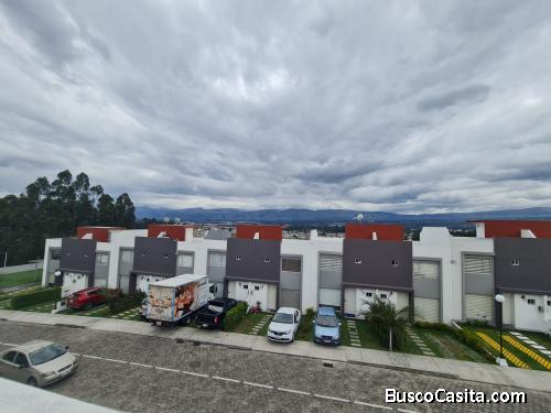 Arriendo Casa Conjunto Parques De Girona Conocoto