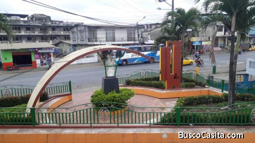 CASA AMPLIA DE DOS PLANTAS DE VENTA EN PLENO CENTRO DE EL EMPALME - GUAYAS -  ECUADOR