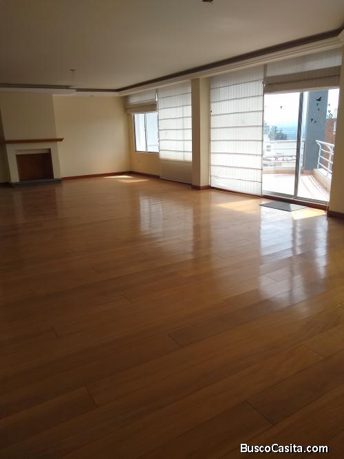 Vendo departamento sector Miravalle 4, Cumbayá