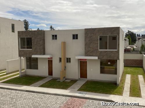 CASAS 2 PLANTAS ESQUINERAS. 