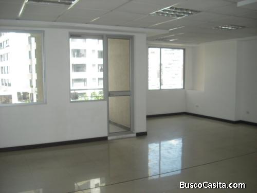 OFICINA DE RENTA EN SECTOR CAROLINA