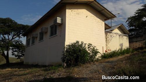 ARRIENDO CASA FAMILIAR EN GUAYAQUIL