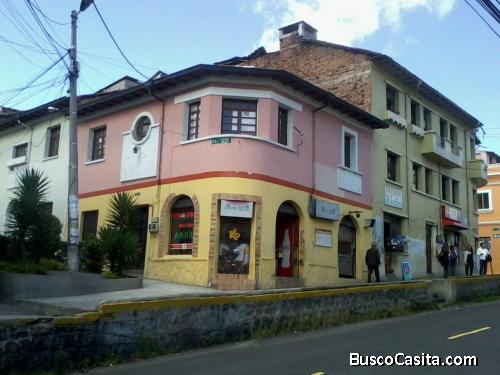 DE OPORTUNIDAD SE VENDE CASA ESQUINERA EN QUITO