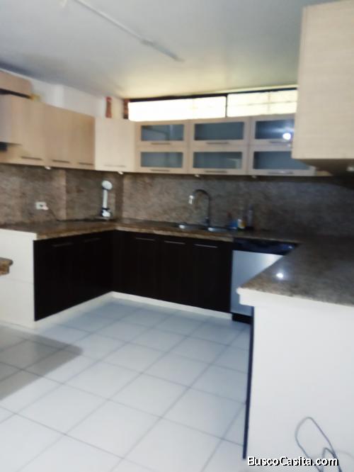 Departamento de venta en conjunto cerrado en Urdesa