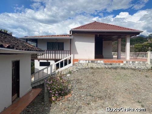 Casa con terreno en Cabianga - Malacatos - Ecuador