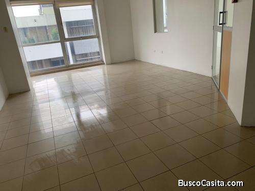 Oficina en el piso 12 del edificio Torres de la Merced 