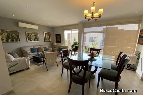 Hermoso Departamento de 3 habitaciones con balcón en Vía Samborondón