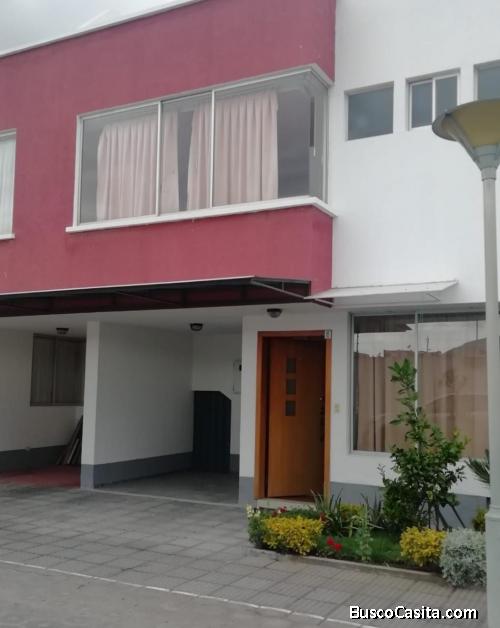 VENDO CASA EN CALDERON DE 3 DORMITORIOS DENTRO DE CONJUNTO HABITACIONAL 