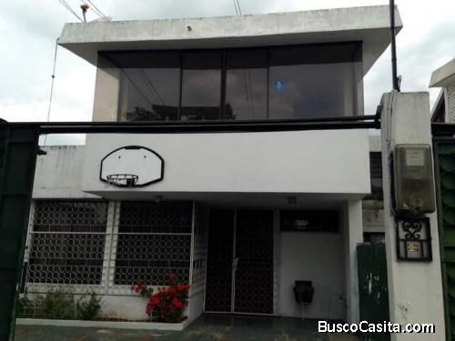 ARRIENDO CASA INDEPENDIENTE VIVIENDA SECTOR NORTE DE QUITO