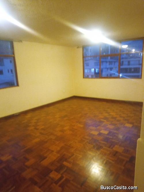 ARRIENDO DEPARTAMENTO DE 3 DORMITORIOS SECTOR QUICENTRO NORTE