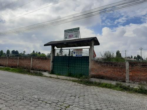 TERRENO en venta en los Chillos, en urbanización, 272m2, 14 metros de frente