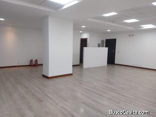 OFICINA EDIFICIO ZYRA PORTUGAL Y 6 DE DICIEMBRE