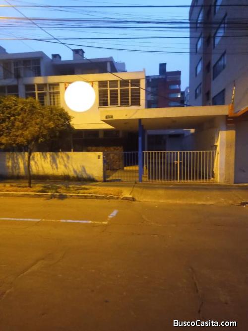 ARRIENDO AMPLIA CASA INDEPENDIENTE PARA EMPRESA SECTOR LA CAROLINA