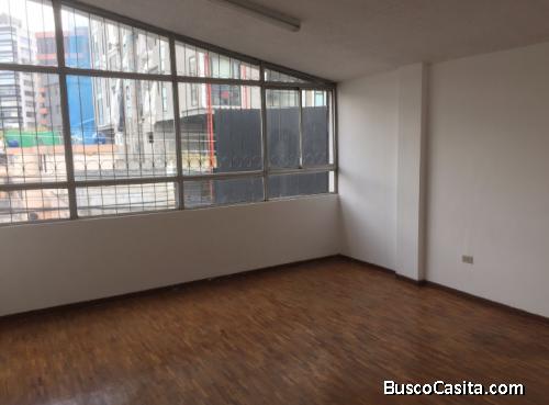 ARRIENDO AMPLIA CASA INDEPENDIENTE SECTOR LA CAROLINA