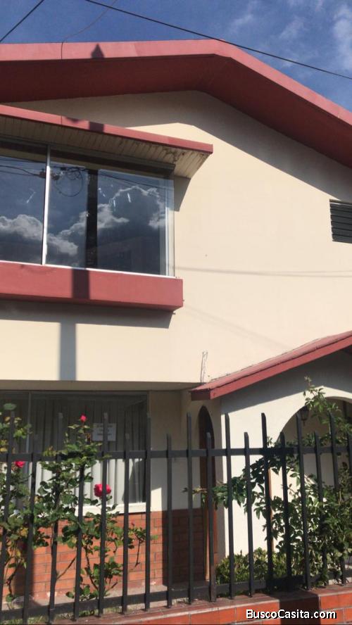 ARRIENDO CASA CONJUNTO PRIVADO SECTOR NORTE DE QUITO
