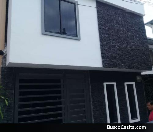 CASA EN URBANIZACION MADRIGAL. ATRAS DEL COLEGIO LA IMNACULADA