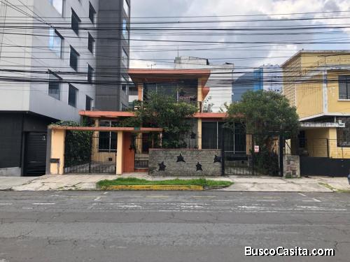 ARRIENDO AMPLIA CASA INDEPENDIENTE PARA NEGOCIO 