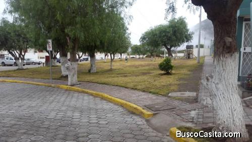 VENDO CASA EN LA MITAD DEL MUNDO