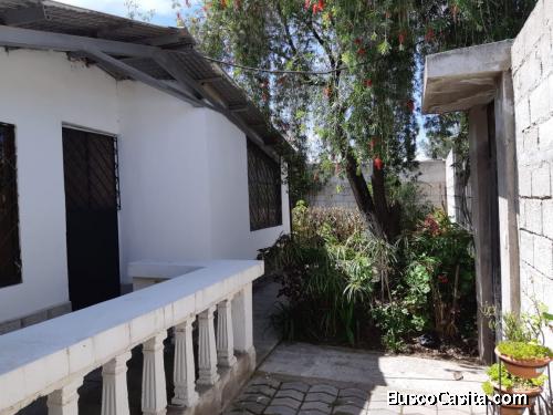 TERRENO ESQUINERO GUAYLLABAMBA - CERRAMIENTO Y VEREDAS 