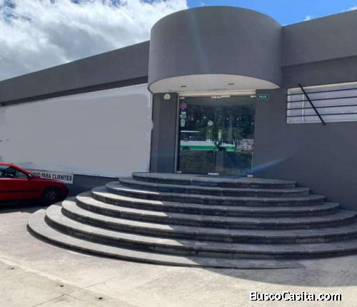 ARRIENDO PROPIEDAD CON OFICINAS Y ÁREA DE CARGA Y DESCARGA NORTE DE QUITO