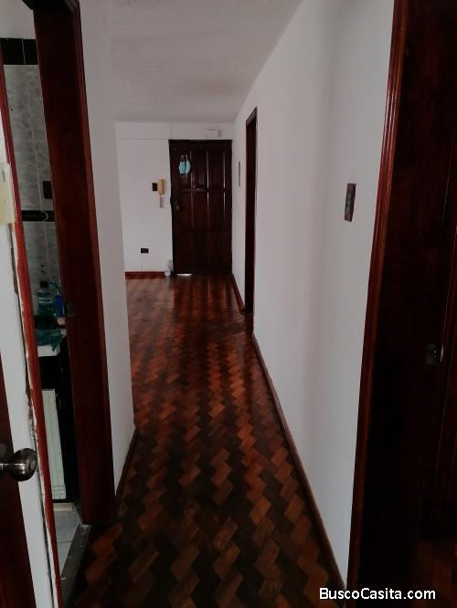 Vendo Departamento en San Carlos - Quito. 