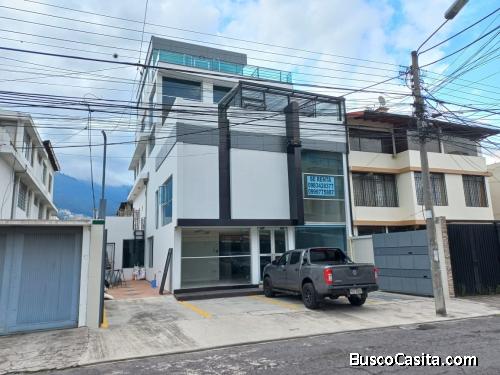 SE RENTA MODERNO EDIFICIO PARA OFICINAS