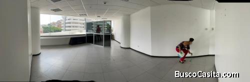 Oficina por estrenar en edificio THE POINT