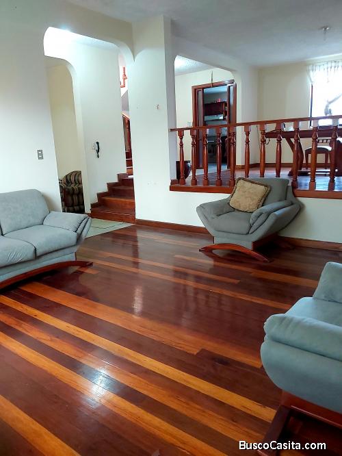 Se vende casa amplia y hermosa en Totoracocha