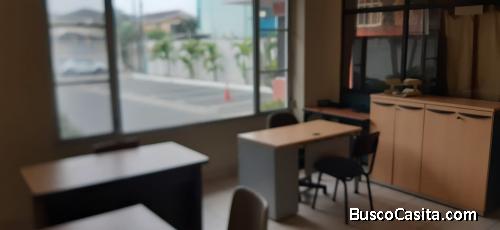 Alquilo 2 oficinas económicas en Kennedy Norte