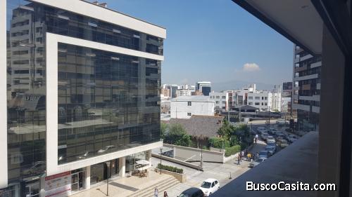 OFICIA EN VENTA (Tiene Áreas Comunes, Gimnasio, Biblioteca y sala de reuniones.)