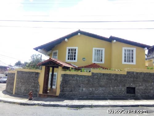 VENTA CASA DENTRO DE URBANIZACION PINAR BAJO 