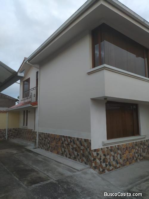 SE VENDE HERMOSA CASA EN VALLE DE LOS CHILLOS